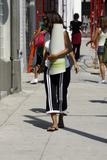 th_88101_Halle_Berry_going_to_yoga__CU_ISA_0022_122_1062lo.jpg