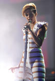 th_13308_Rihanna_2009_American_Music_Awards_Perfomance_80_122_1092lo.jpg