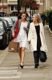 th_39453_Keira_Knightley_Out_and_About_in_London_7-9-07_5_122_437lo.jpg