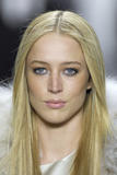 th_19627_Michael_Kors_F_W_07_NY_Fashion_Show_Details_0008_122_572lo.jpg