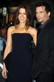 th_20928_Kate_Beckinsale_-_Whiteout_premiere_in_Los_Angeles_-_September_9_2009_016_122_634lo.jpg
