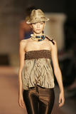 th_12145_md-lerage.com-ss05-rtw-paris-w-costume-004-xz58yjyx_122_687lo.jpg