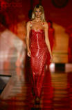 th_75626_Claudia_Schiffer_Modeling_for_Versace_122_701lo.jpg