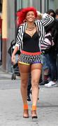 th_16593_Rihanna_shoots_Whats_My_Name_in_NYC_186_122_711lo.jpg