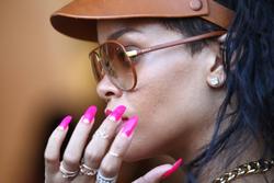 th_558629637_RihannaoutforshoppinginPortoCervo17.7.2012_86_122_859lo.jpg