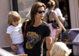 th_37064_Cindy_Crawford_Celebrity_City_Mix_47358_122_898lo.jpg