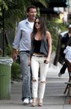 th_60851_Megan_Fox_-_candids_outside_the_Toast_Bakery_Cafe_in_LA_April_7_16_123_898lo.jpg