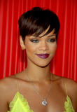 th_51469_Celebutopia-Rihanna_arrives_at_the_2008_BET_Awards-08_122_933lo.jpg