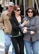 th_606100859_Celebutopia_NET.Ashley_Greene_shopping_for_furniture_with_parent_in_NYC.03_19_2011.HQ.8_122_942lo.jpg