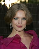 http://img171.imagevenue.com/loc10/th_66554_Vodianova_Natalia_-_im_Kleid_-_33_122_10lo.jpg