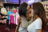 --- Bonnie Rotten, Gia Dimarco - Caught at the Peephole ----r34f9a1sir.jpg